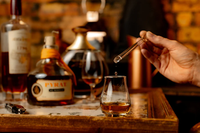 Accessoires de bar personnalisés écologiques 100 % conformes aux normes alimentaires pour la vente en gros : emballages, pipettes à whisky, compte-gouttes en verre, flûtes à dégustation