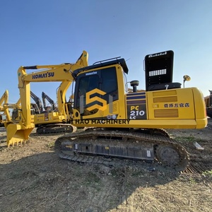 La Excavadora de Cadenas Komatsu PC210LC es Eficiente en Consumo de Combustible, Potente y Adecuada para Trabajos de Excavación Pesada en Obras de Construcción - Product Image 1