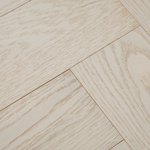 Parquet contrecollé en chêne blanc brossé à trois couches, qualité AB, durable, système clic, 15 mm, motif chevrons, certifié ISO9001, pour club-house - Product Image 2