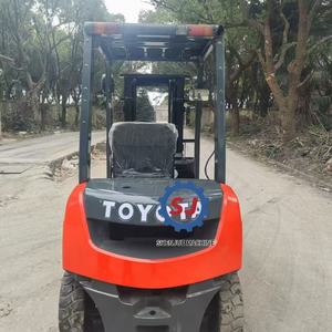 Montacargas Toyota Usado de 3 Toneladas en Buenas Condiciones, Hecho en Japón, Bajo Precio, Bajo Costo y Seguro, Equipo de Ingeniería Mecánica - Product Image 3