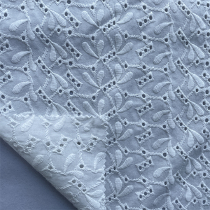 2024 di alta qualità in cotone 100% morbido e confortevole tessuto ricamato bianco tessuto occhiello ricamo <span class=keywords><strong>per</strong></span> il vestito - Product Image 1