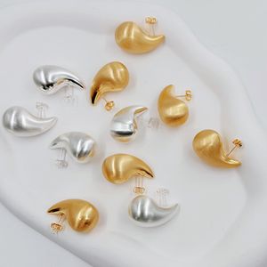 Минималистичные женские серьги из позолоченного серебра 18К, дизайн «капля», эффект «дробленая проволока», эффектные украшения от Botttega - Product Image 2