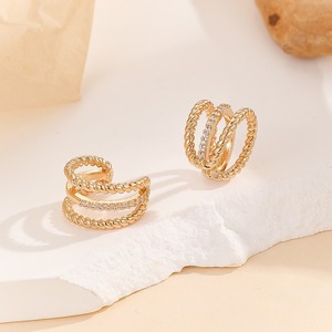Boucles d'oreilles élégantes en zircon multicouches de style coréen haut de gamme Boucles d'oreilles à clip en cuivre à la mode pour les femmes Cadeau parfait - Product Image 5