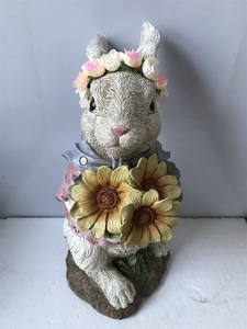 Décoration de jardin personnalisée faite à la main en Fiberstone, statues d'animaux en forme de lapin tenant un livre - Product Image 4