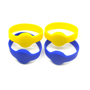 Pulsera RFID resistente al agua Control de acceso al parque temático 74mm 65mm 55mm 13,56 MHz niños adultos <span class=keywords><strong>seguimiento</strong></span> silicona código QR 125kHz - Product Image 1