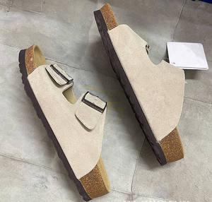 Birkenstocks Sabots légers en liège unisexes Sandales d'été plates à bout fermé avec broderie en cuir véritable pour hommes et femmes - Product Image 1