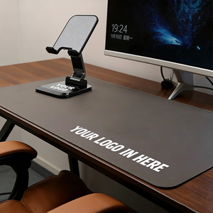 Großhandel Benutzerdefiniertes Logo Rutschfeste PU-Leder Laptop-Mausmatte Werbegeschenk Büro Schreibtisch Computer-Schutzunterlage Schreibtischmatte - Product Image 1