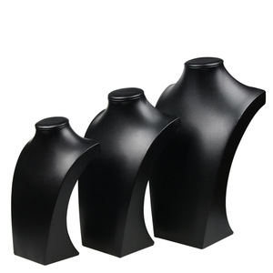 Support de présentation de collier en cuir PU noir de luxe, buste pour <span class=keywords><strong>bijoux</strong></span>, emballage, <span class=keywords><strong>vitrine</strong></span>, stock, vente en gros - Product Image 5