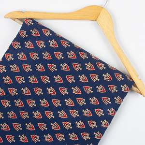 Tela de Algodón Orgánico con Estampado Ajrakh Hecho a Mano, Textil Indio Ligero para Trajes de Niñas, Camisas de Niños, Cortinas y Almohadas - Product Image 5