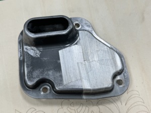 Máquina de limpieza láser de fibra pulsada portátil de 200W para tinta, aceite, óxido, moldes de neumáticos y motores de coche, con Raycus JPT y múltiples formas de luz para limpieza. - Product Image 2