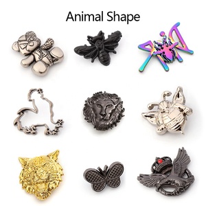 Etiquetas de placa de oro rosa <span class=keywords><strong>con</strong></span> nombre de marca personalizado grabado, agujeros, etiqueta de Metal para ropa - Product Image 6