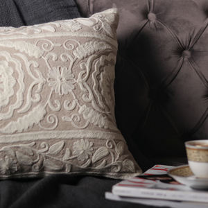 2023 Collection d'été brodé à la main Suzani coussin oreiller indien personnalisé taies d'oreiller en soie oreillers décoratifs en gros - Product Image 4