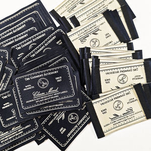 Etiquetas de Ropa Sostenibles Personalizadas y Etiquetas con Logotipo de Alta Calidad, Servicio Rápido de Muestras, Etiquetas de Ropa Tejidas en Satén para Marcas - Product Image 1
