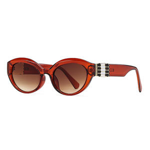 Nouvelles Lunettes de Soleil Rétro Noires pour Femmes, Monture PC, Protection UV400, Type 3, Idéales pour la Conduite et la Mode - Product Image 5