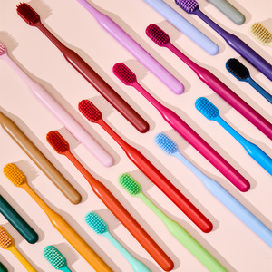 Brosses à dents pour adultes, 54 trous, poils fins et doux, tête large, brosse à dents manuelle colorée, utilisation en couple, poils extra doux - Product Image 1