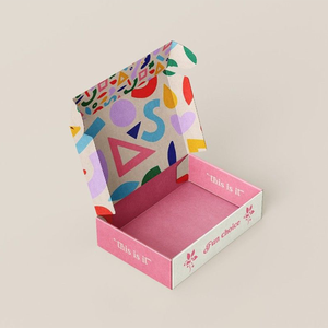 Caja de envío de correo corrugado grande 9x6x4 Revestimiento de esponja en relieve de laminación mate Logotipo personalizado-Embalaje impermeable de alta resistencia - Product Image 2