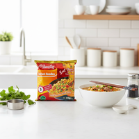 Fideos Instantáneos Minoodles con Sabores a Res, Pollo y Vegetales, Paquete de 85g, Marca Personalizada, 12 Meses de Duración
