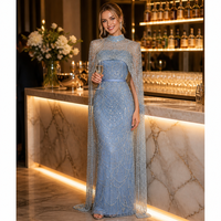 Robe de soirée sirène de luxe perlée avec cape, col montant, en tulle et strass, idéale pour invitées de mariage, fêtes et banquets