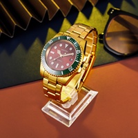 Montre de plongée automatique mécanique pour homme, en acier inoxydable doré, avec lunette verte, cadran rouge, affichage de la date lumineux, montre personnalisée ODM