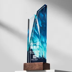 Neue benutzer definierte hochwertige farbige Kristallglas Trophy Team Award Business Comme morative Crafts