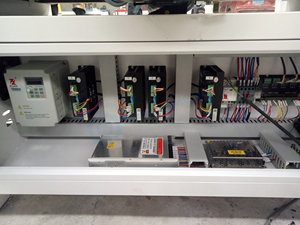 Máy Cắt Bằng Thép Không Gỉ <span class=keywords><strong>Mini</strong></span> 9060 <span class=keywords><strong>Cnc</strong></span> <span class=keywords><strong>Router</strong></span> Máy Phay Và Khắc Kim Loại Với Bể Nước - Product Image 5