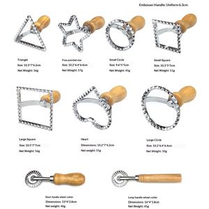 Molde de Aleación de Zinc para Galletas, Utensilio de Cocina, <span class=keywords><strong>Prensa</strong></span> para Bordear Masa de Dumplings, Cortador de Tartas con Mango de Madera y Forma Irregular - Product Image 2