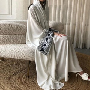 Modesti abiti kaftani aperti da donna estivi Eid bianco nero ricamato stile Dubai Muslim per abbigliamento islamico gratuito autunnale - Product Image 6