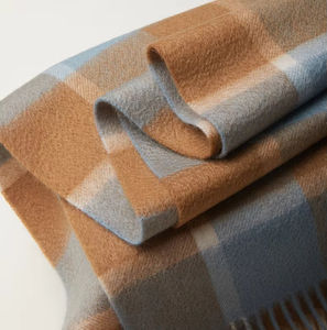 Bufanda de Poliéster a Cuadros Antibacteriana, Duradera y Transpirable para Mujer, Diseño Personalizado con Color y Patrón a Cuadros, Marca Privada - Product Image 2