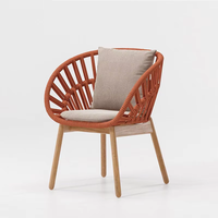 Chaise d'extérieur en osier à dossier haut de style nordique, avec structure en aluminium mobile, créative et tendance, pour maison d'hôtes et jardin