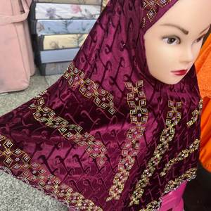 Ensemble très vendu : Bandanas à motifs floraux pour femmes, turban en coton orné de strass, foulard <span class=keywords><strong>hijab</strong></span> avec <span class=keywords><strong>bonnet</strong></span>, <span class=keywords><strong>hijab</strong></span> instantané - Product Image 1