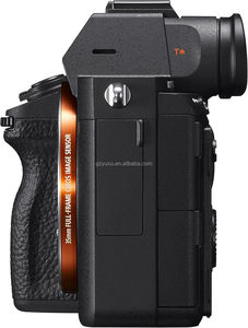 Cámara sin Espejo Usada A7R <span class=keywords><strong>III</strong></span>, Sensor de Fotograma Completo de 42.4MP, Disparo de 10fps, Video 4K, Estabilización de 5 Ejes en el Cuerpo, Enfoque Automático <span class=keywords><strong>R</strong></span>ápido - Product Image 6
