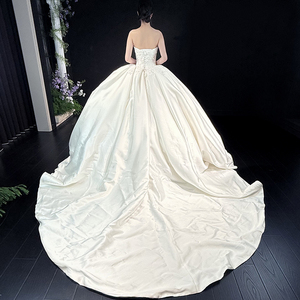 Abito <span class=keywords><strong>da</strong></span> <span class=keywords><strong>Sposa</strong></span> Principessa in Raso con Applique in Offerta Speciale, Linea ad A Avorio Bianco Gonfio Lussuoso Abito <span class=keywords><strong>da</strong></span> <span class=keywords><strong>Sposa</strong></span> in Raso con Guanti - Product Image 3