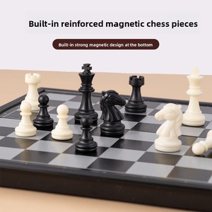 Set di <span class=keywords><strong>Scacchi</strong></span> Magnetico Pieghevole di Alta Gamma in Stile Europeo-Americano, Pezzi in Legno Nero e Bianco per Gioco degli <span class=keywords><strong>Scacchi</strong></span> - Product Image 4