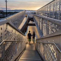 Panneau de clôture en aluminium découpé au laser fantaisie avec des motifs de pont, balustrades et rampes décoratives