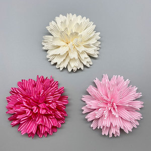 Cabeza de flor de crisantemo hecha a mano con tela multicapa, decoraciones de tela para ropa, zapatos y accesorios para el cabello. - Product Image 3