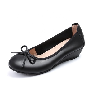 Chaussures <span class=keywords><strong>compensées</strong></span> plates d'été en cuir véritable noir pour femmes, confortables, souples, respirantes, tendance pour les employées de bureau - Product Image 3