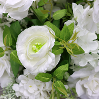 Boule de fleurs artificielles en soie blanche avec vigne verte suspendue, centre de table de mariage, décoration d'allée de banquet