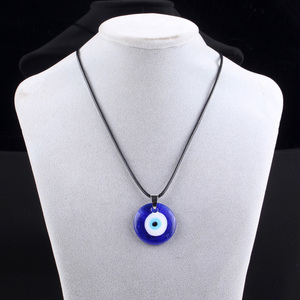 قلادة العين الزرقاء التركية من الزجاج مع حبل جلدي، قلادة للحماية والحظ للنساء والرجال - Product Image 4