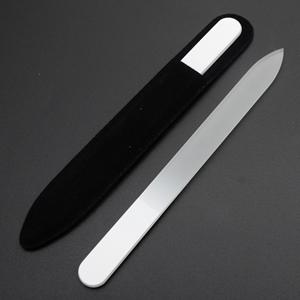 Checa grabado blanco color <span class=keywords><strong>de</strong></span> uñas <span class=keywords><strong>de</strong></span> manicura pulido <span class=keywords><strong>de</strong></span> archivo <span class=keywords><strong>de</strong></span> logotipo personalizado <span class=keywords><strong>de</strong></span> clavo <span class=keywords><strong>de</strong></span> cristal brillante archivos en terciopelo negro <span class=keywords><strong>de</strong></span> manga - Product Image 2