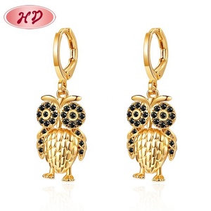 Ensemble de boucles d'oreilles et de colliers pour femmes et hommes en alliage de cuivre plaqué or 18 carats avec zircon, design hibou, pour mariage et fête - Product Image 2