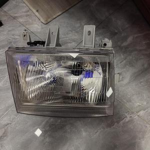 Phare Hyundai Hd45 92101-5H000 92102-5H001 pour camion de transport moyen et lourd, pièce de rechange en matériau PC - Product Image 1