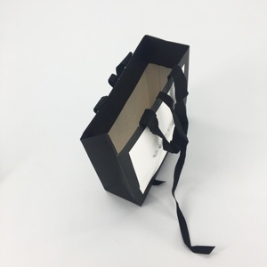 Haute qualité design personnalisé surface texturée <span class=keywords><strong>blanc</strong></span> mat <span class=keywords><strong>et</strong></span> <span class=keywords><strong>noir</strong></span> papier sac à provisions - Product Image 2