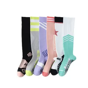 China supplier outlet wholesale socks custom high quality yoga pilates socks