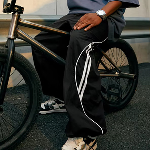 <span class=keywords><strong>Pantaloni</strong></span> Vintage in Nylon frangivento da <span class=keywords><strong>uomo</strong></span> stile paracadute larghi e larghi <span class=keywords><strong>pantaloni</strong></span> a righe per sport all'aperto - Product Image 3