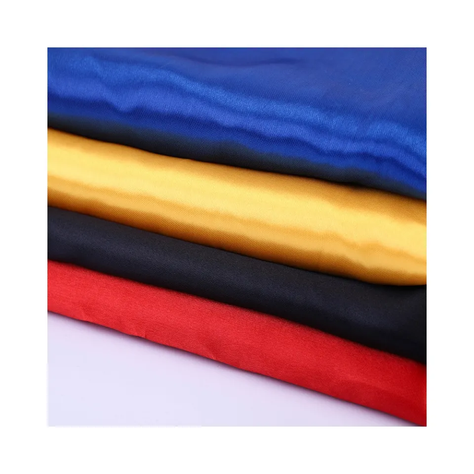 Kunden spezifische gefärbte Stoffe Großhandel Frauen Seiden satin Polyester Stoff Satin Stoff für Kleidung