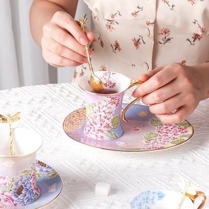 Tasse et soucoupe en émail de haute qualité, style simplicité moderne, motif floral et oiseaux rose, avec cuillère incluse - Product Image 2