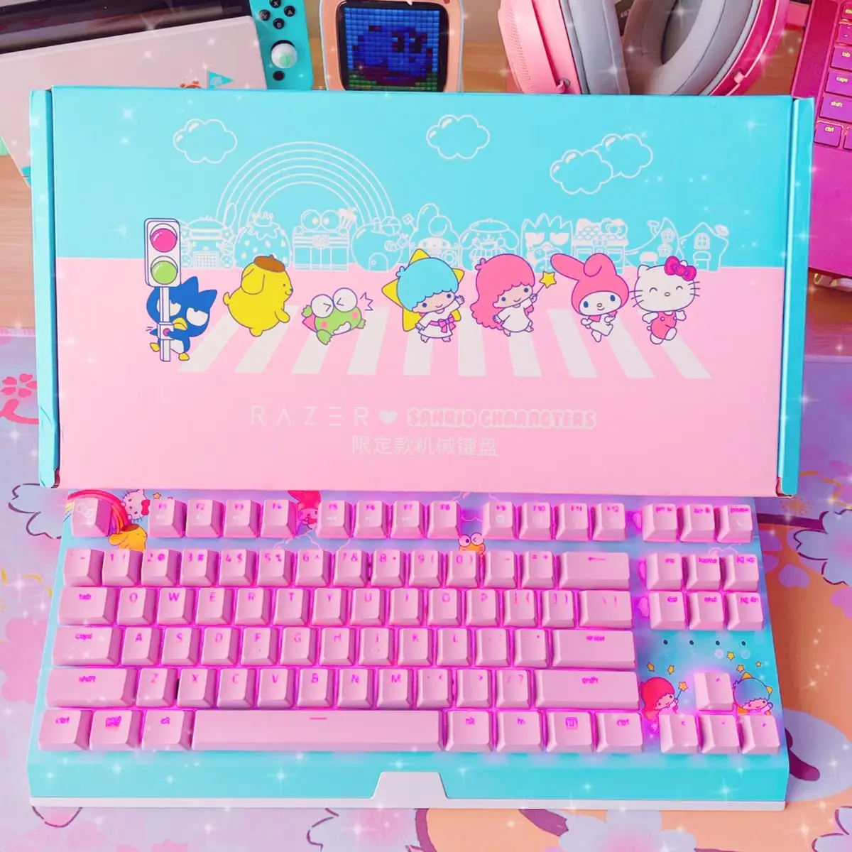 Razer Sanrio Keyboard Mekanis Ringkas, Papan Ketik Mekanik Edisi Terbatas Hello Kitty