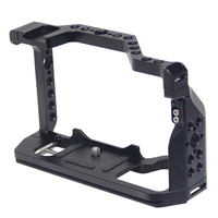 Cage de protection pour appareil photo reflex numérique Sony A7C, avec système de fixation rapide, stabilisateur complet, et montures ARRI 1/4" et 3/8" pour accessoires à griffe froide