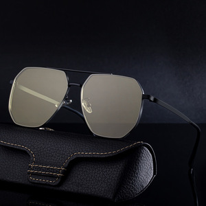 แว่นกันแดดกรอบใหญ่ทรงเหลี่ยมมิกิต้าสำหรับผู้ชายสีดำสแตนเลสป้องกันรังสียูวี 400 สไตล์กลางแจ้ง - Product Image 2