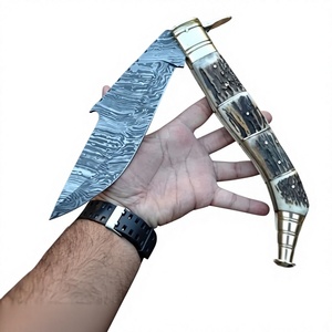 Cuchillo Plegable de Acero de Damasco de Grado Industrial Hecho a Mano con Mango de Cuerno de Ciervo y Funda de Cuero para Acampar al Aire Libre - Product Image 1